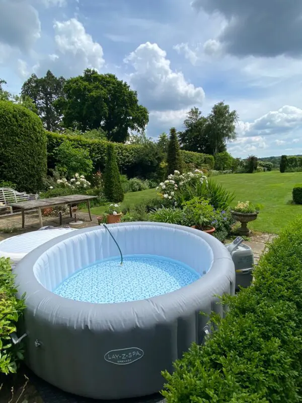 8 Seater Hot Tub Hire Tuesday To Wednesday Hire - Image 2